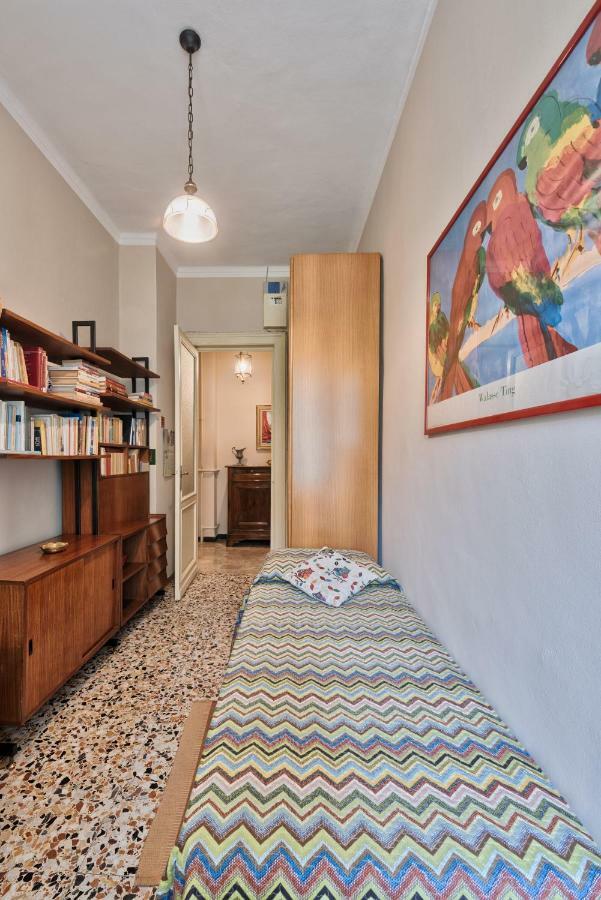 Vintage Flat Crocetta